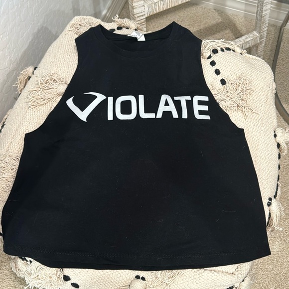 Violate the dresscode flowy racerback crop tank. Size small. - Picture 1 of 3